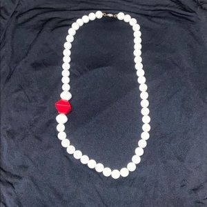 Women vintage faux pearl necklace